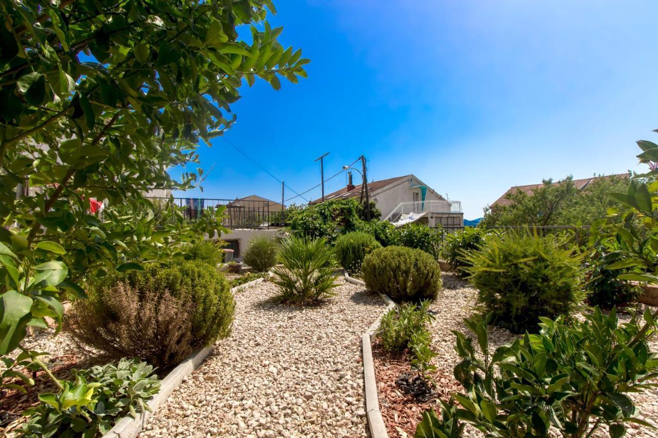 Apartment Seaside, Free Parking Sibenik Exterior photo
